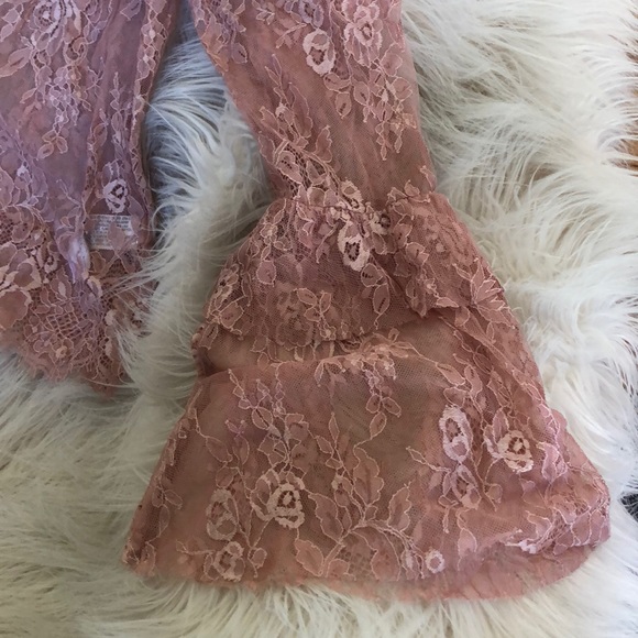 Beautiful, Mauve, lace, bell sleeved blouse - Picture 4 of 6